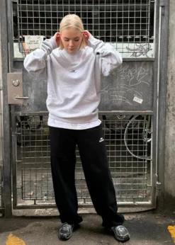 Bareen Oversized Crewneck Logo