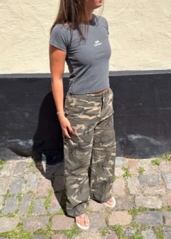 Bareen WMNS CROPPED T-SHIRT