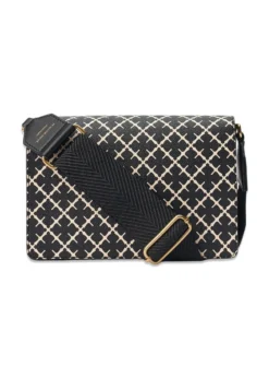 By Malene Birger LOENNA