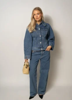 By Malene Birger VILLIES