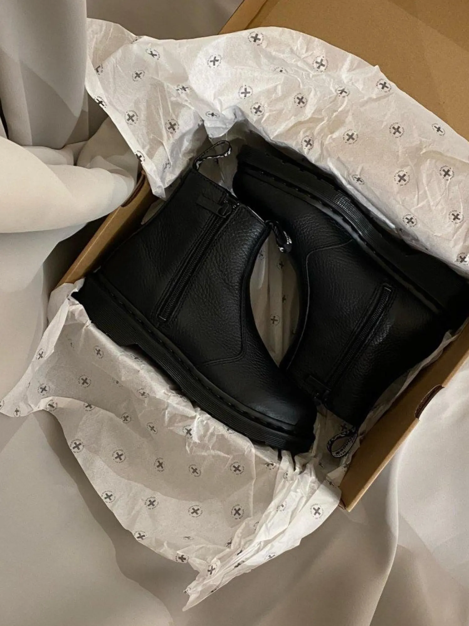 Dr. Martens 2976 W/Zips Black Milled Nappa