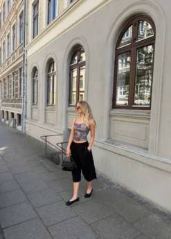 Modström Himamd print strap top