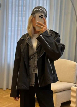 Modström HullaMD solid jacket