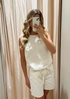Modström Naomamd solid shorts