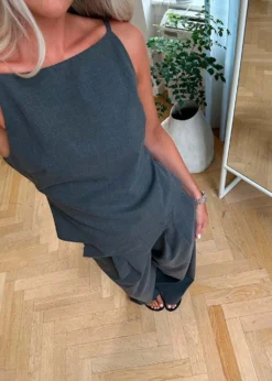 Modström Tuesdaymd top