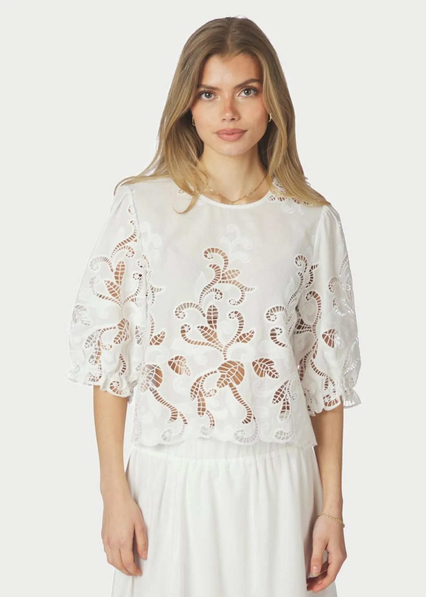 Neo Noir Fia Embroidery Blouse