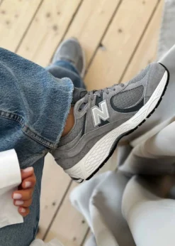 New Balance M2002RST