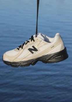 New Balance U7404OO