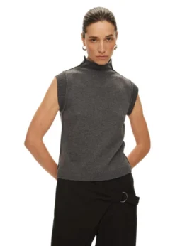 Oval Square Carla High Neck Top