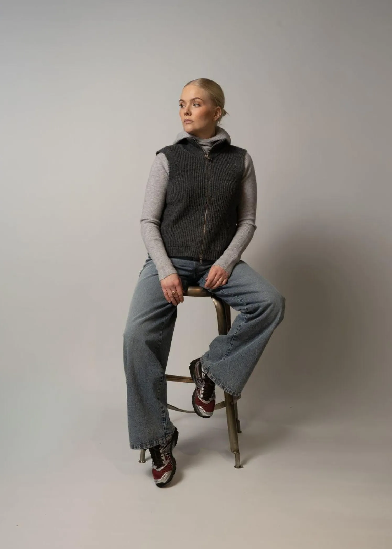 Oval Square Fave Knit Zip Vest