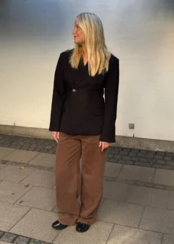 Oval Square Lily Blazer