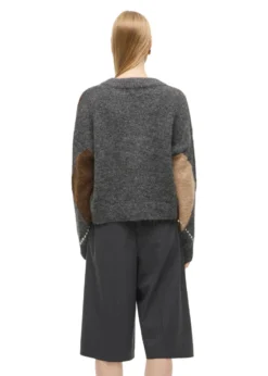 ROUGE EDIT ROUARGYLE LS V-NECK KNIT