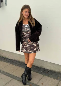 RÉSUMÉ LucyRS Dress