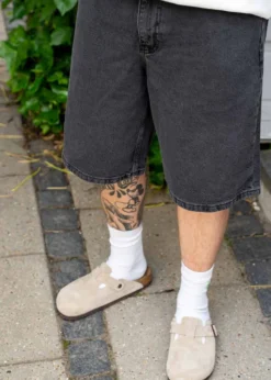 Woodbird Rami Crow Shorts