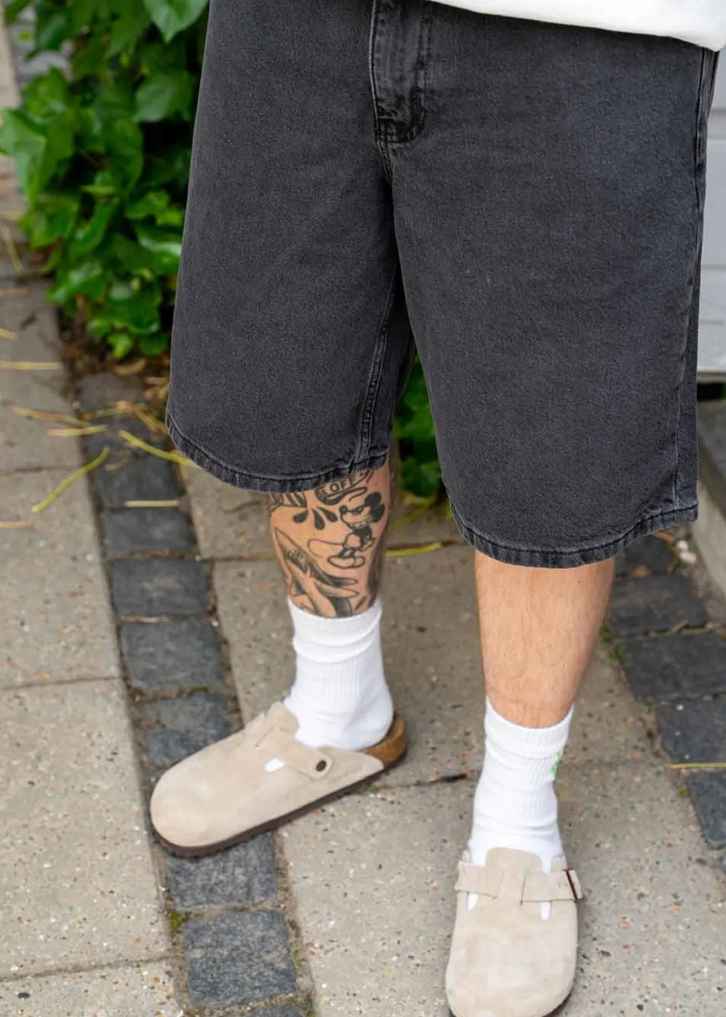 Woodbird Rami Crow Shorts